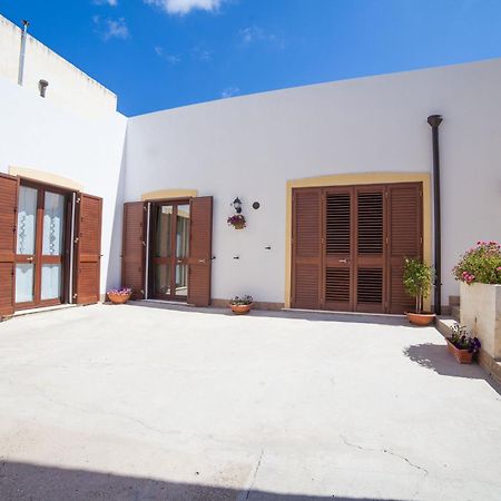 B&B Bianco Sale Rilievo Exterior foto